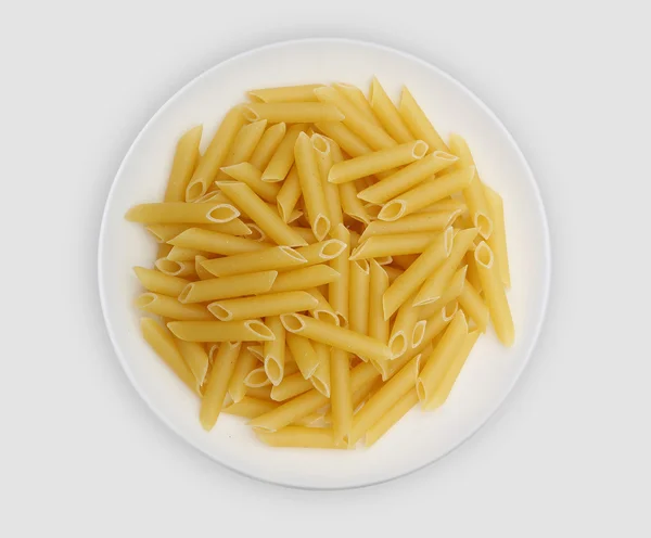 Macaroni sur une assiette blanche — Photo