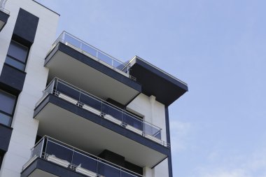 İkamet binası cephesi