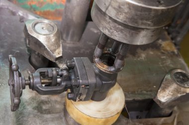 Diskli Vana Vana test cihazı üzerinde