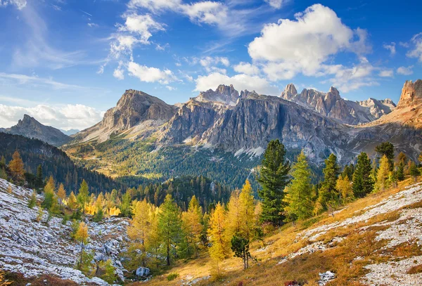 Gunung Lagazuoi, Jalan Falyarego, Dolomites — Stok Foto