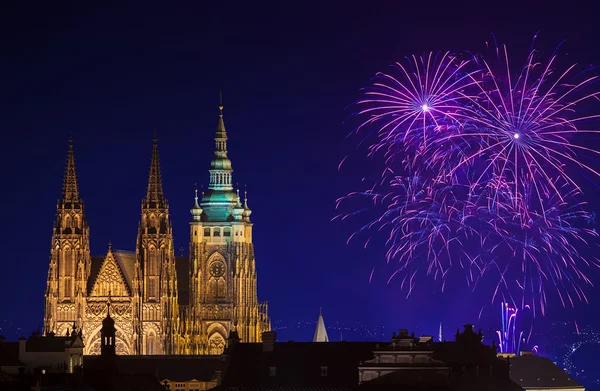 Fuochi d'artificio di Capodanno a Praga — Foto Stock