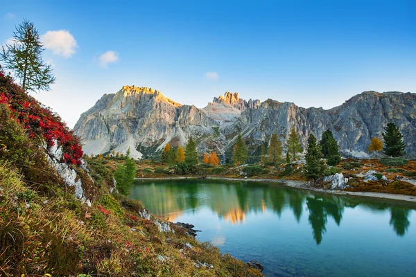 Limides jezero a mount lagazuoi, Dolomity — Stock fotografie