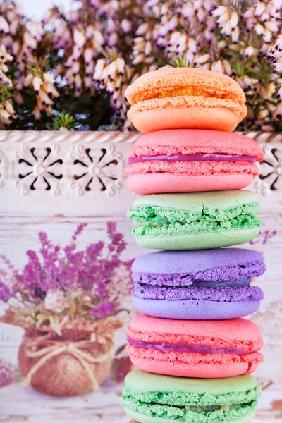 Macarons colorés français traditionnels — Photo