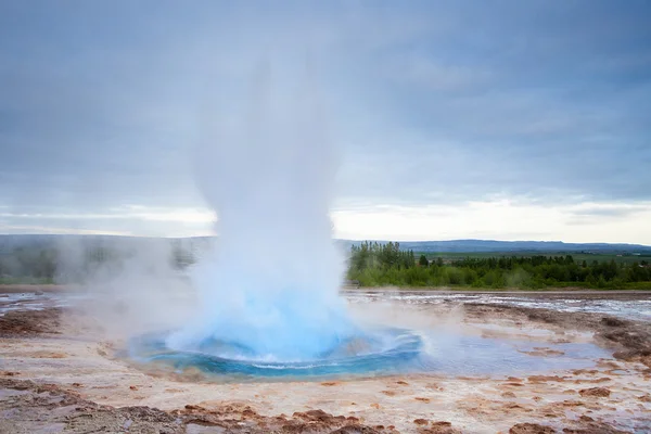 Eruption of Strokkur Geyser in Iceland — Stock Photo, Image