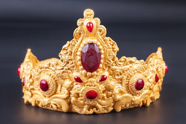 Crown Detalhe do bolo de aniversário de luxo delicioso Imagens Royalty-Free