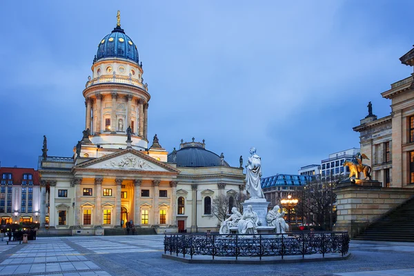 Náměstí Gendarmenmarkt v Berlíně, Německo — Stock fotografie