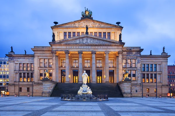 Praça Gendarmenmarkt em Berlim, Alemanha — Fotografia de Stock