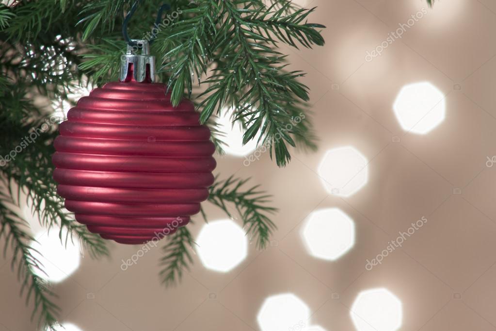 Kerst ornament met verlichte boom op achtergrond — Stockfoto ... Kerst ornament met verlichte boom op achtergrond — Stockfoto ...