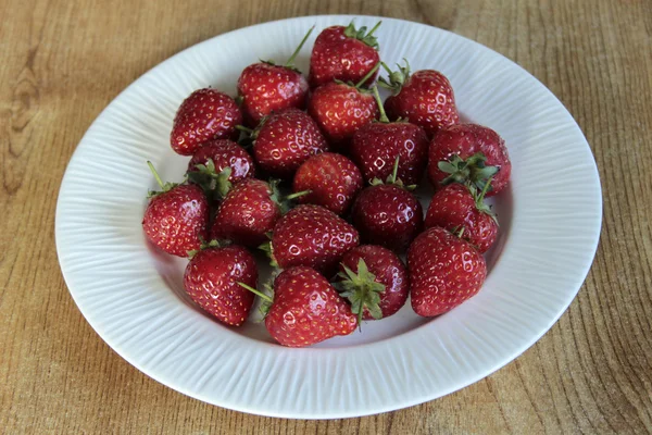 Plate of Strawberries — Stock Photo, Image