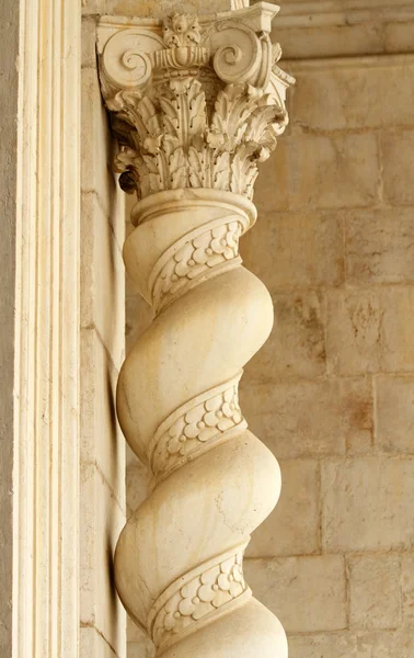 Detalle de la columna clásica — Foto de Stock