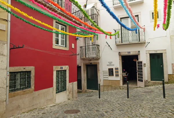 Pátio colorido em Lisboa — Fotografia de Stock