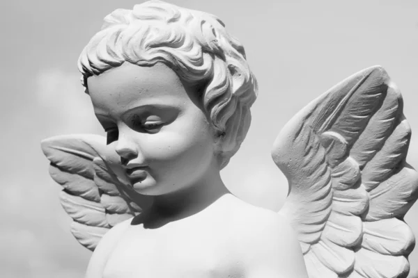 Angelic statue — Stock Photo, Image