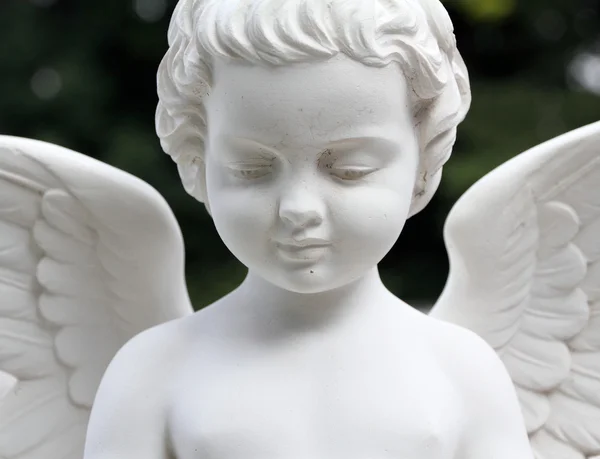 Hermosa estatua del ángel cementerio — Foto de Stock