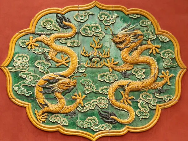 Keramiska dekoration med drakar — Stockfoto