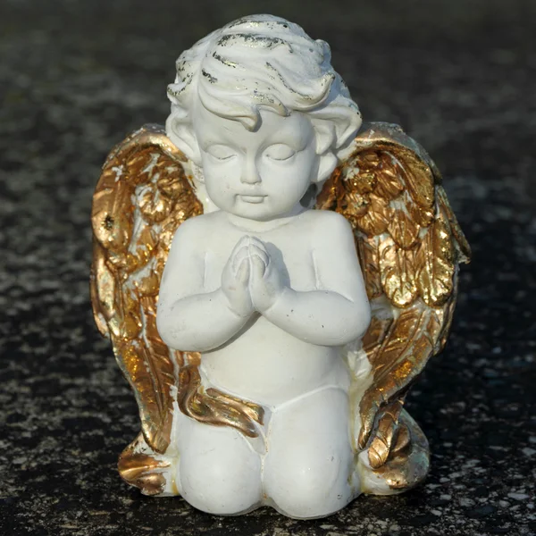 Modląc się figurka anielski — Zdjęcie stockowe