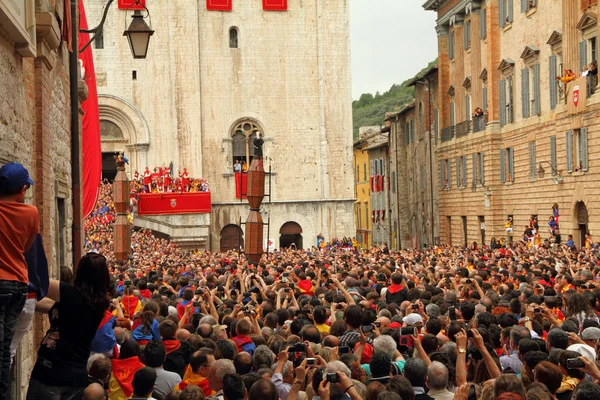 Tłum w La Festa dei Ceri — Zdjęcie stockowe