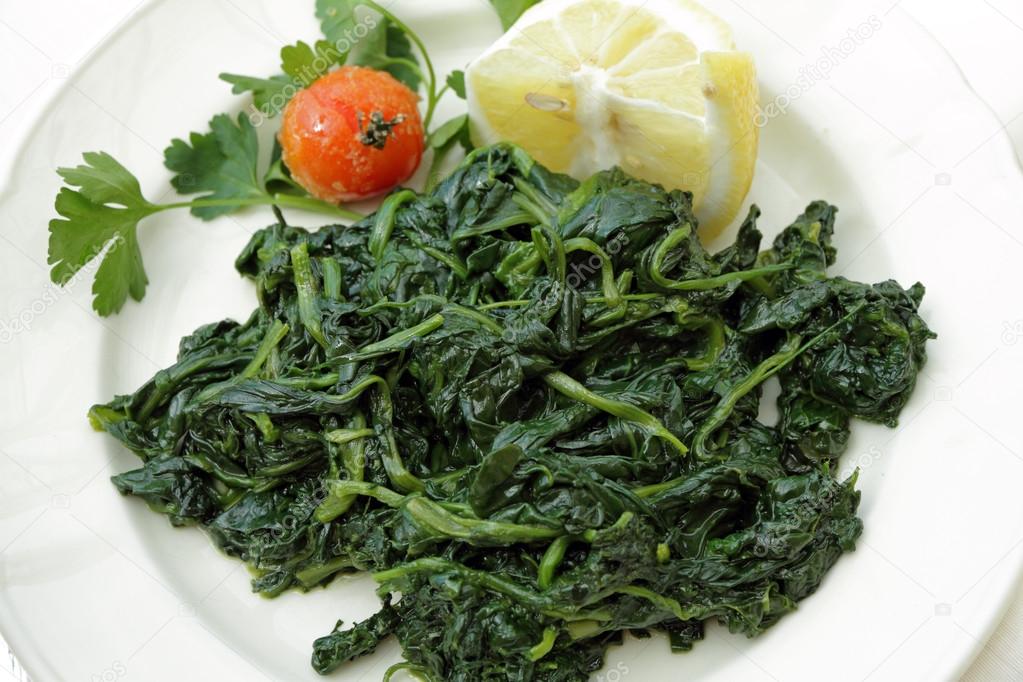 Boiled spinach with parsley