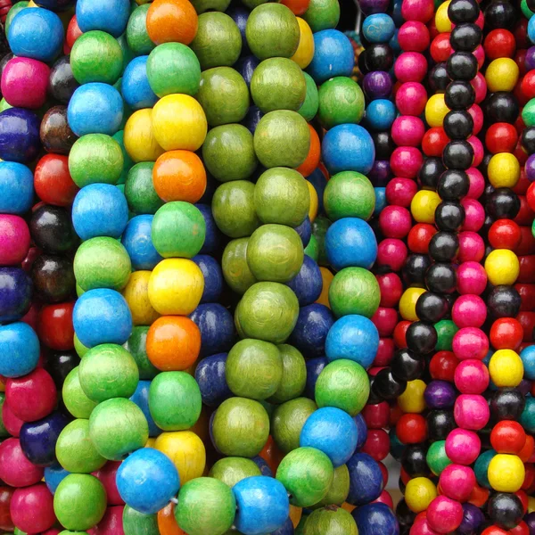 Perles en bois colorées — Photo