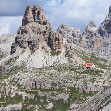 ünlü Dolomites dağlar