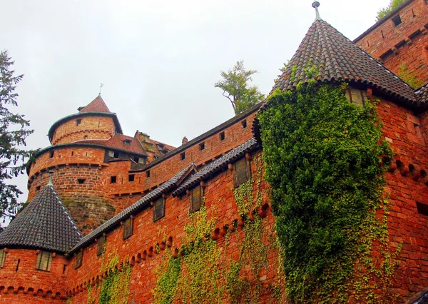 Medeltida slott i Alsace — Stockfoto