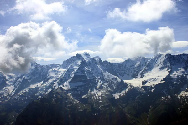 Berge im Berner Oberland — Stockfoto