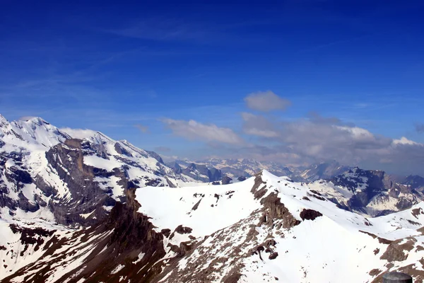 Montanhas no Oberland Bernês — Fotografia de Stock