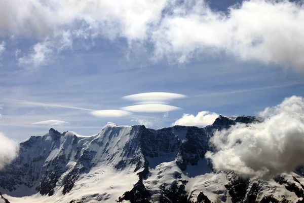 Montañas en el Oberland bernés — Foto de Stock