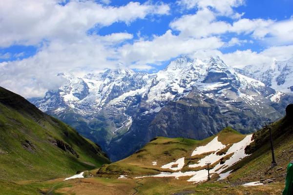 Montagnes dans l'Oberland bernois — Photo