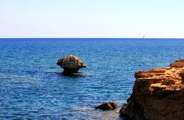 Rocas en el mar —  Fotos de Stock