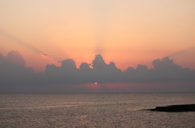 Sunrise Kıbrıs üzerinde