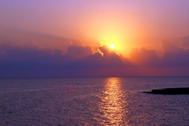 Sunrise Kıbrıs üzerinde