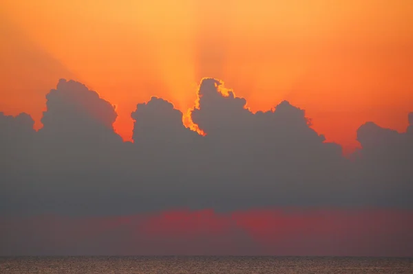 Sunrise Kıbrıs üzerinde — Stok fotoğraf