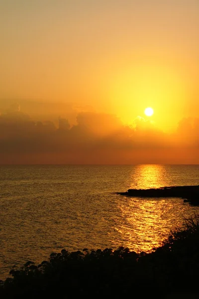 Sunrise Kıbrıs üzerinde — Stok fotoğraf