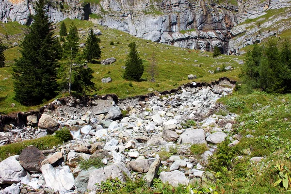 Scree pedregoso em alta montanha — Fotografia de Stock