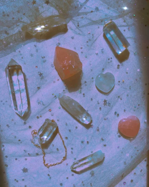 背景治疗矿物质 魔法法术和净化法术 水晶仪式 灵气节 模糊的图像 — 图库照片
