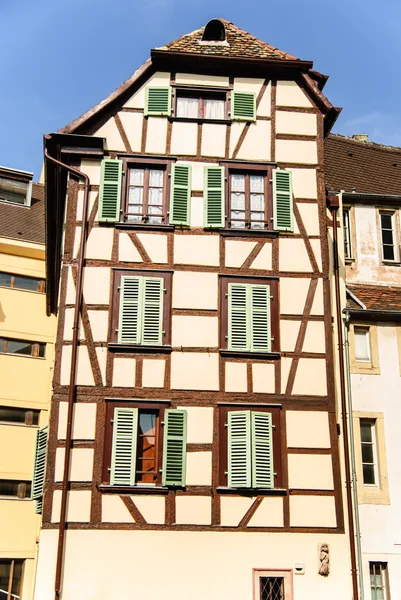 Altes Mietshaus, Strasbourg, Frankreich — Stockfoto