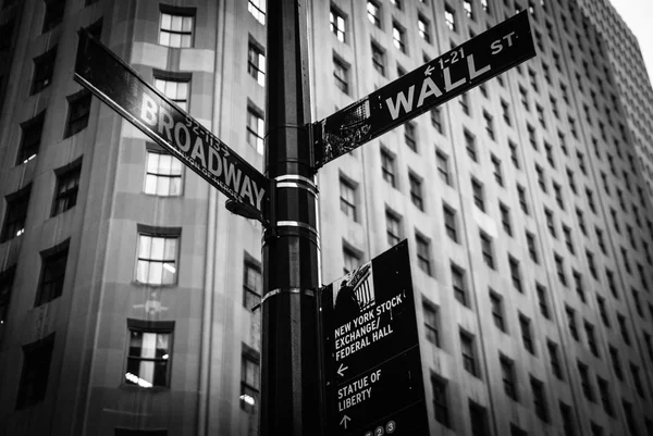 Wall Street and Broadway, Nova Iorque, Estados Unidos Fotos De Bancos De Imagens