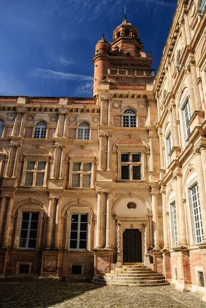Nádvoří paláce, staré město Toulouse, Francie — Stock fotografie