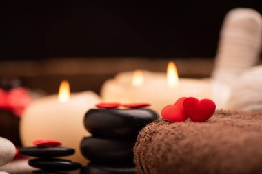 Sevgililer Günü. Sağlık dekorasyonu kaplıcayı kapatıyor