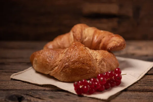 Croissants Frais Faits Maison Sur Table Bois Close — Photo