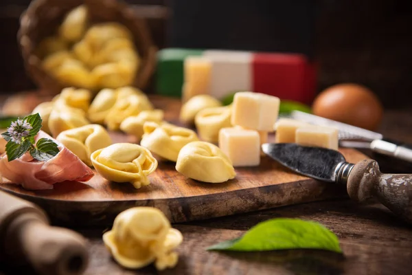 Homemade Italian Tortellini Pash Wood Table Close — 스톡 사진