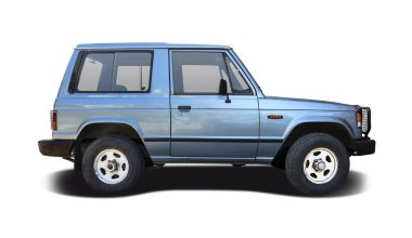 Mitsubishi Pajero beyaz izole