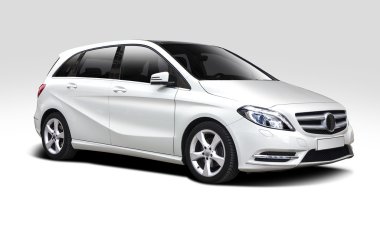 Mercedes Benz B200 beyaz izole