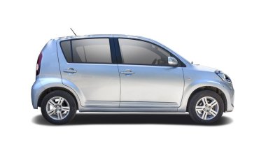 Küçük hatchback araba yan görünümü beyaz arkaplanda izole