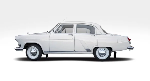 Klasszikus Orosz Autó Oldalnézet Elszigetelt Fehér Háttér — Stock Fotó