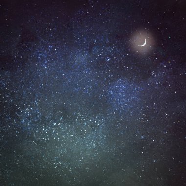 Arka planda yıldızlar olan gece gökyüzü. Evren