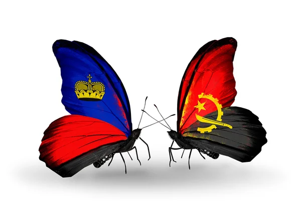 Mariposas con banderas de Liechtenstein y Angola en alas — Foto de Stock