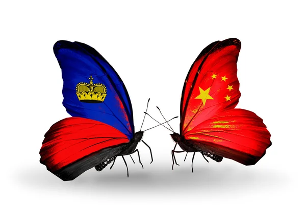 Farfalle con bandiere Liechtenstein e Cina sulle ali — Foto Stock