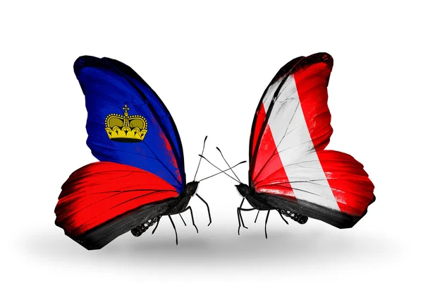 Mariposas con banderas de Liechtenstein y Perú en alas — Foto de Stock