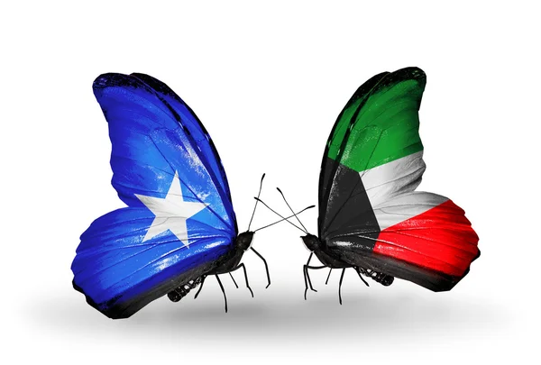 Mariposas con banderas de Somalia y Kuwait — Foto de Stock